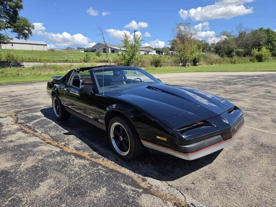 1989 Pontiac Firebird Formula 3rd Gen - Image 5 of 10