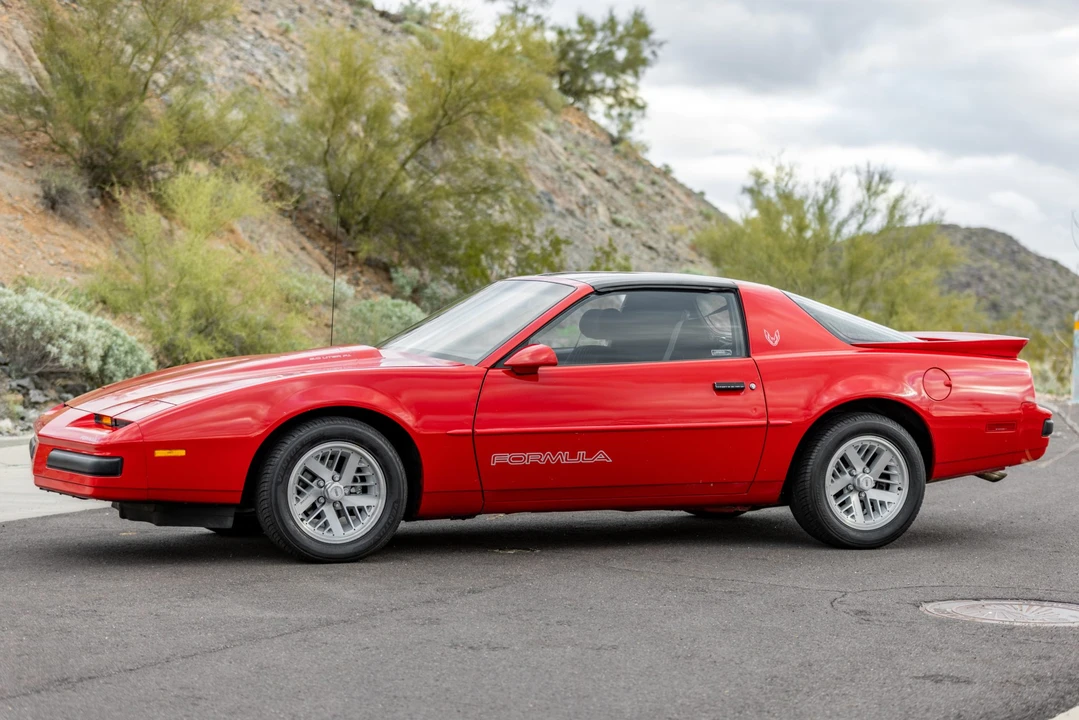 1989 Pontiac Firebird 3rd Gen - Image 3 of 31