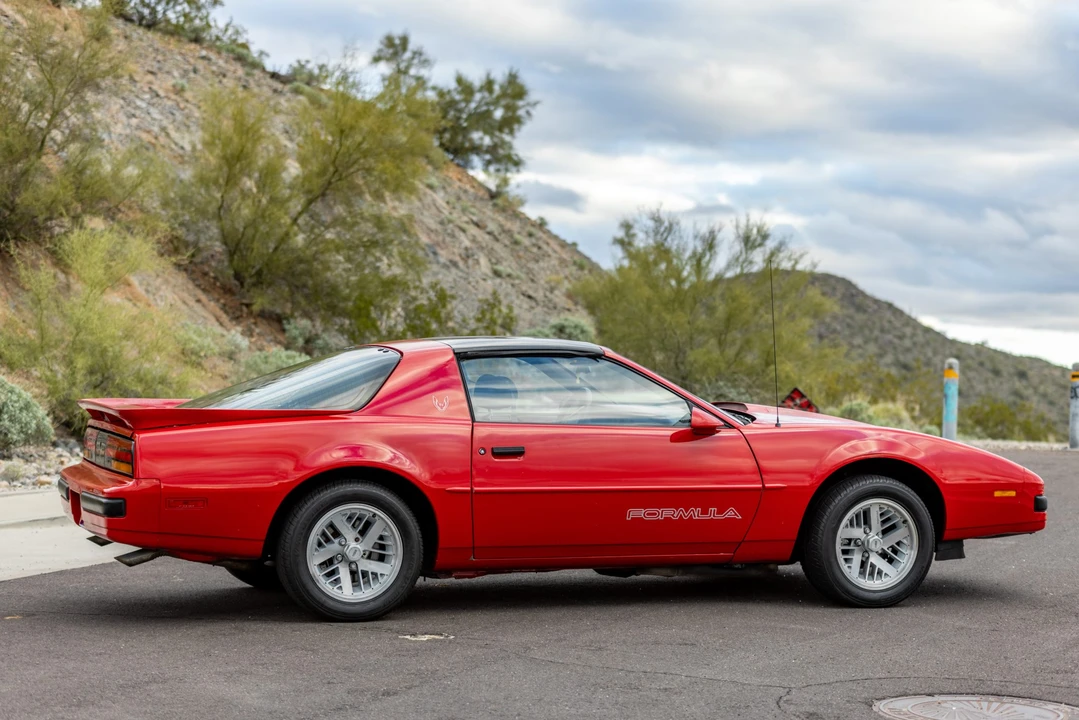 1989 Pontiac Firebird 3rd Gen - Image 7 of 31