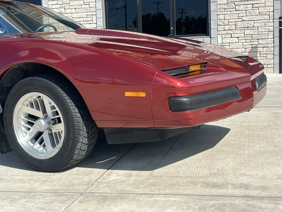 1989 Pontiac Firebird Formula 3rd Gen - Image 16 of 31