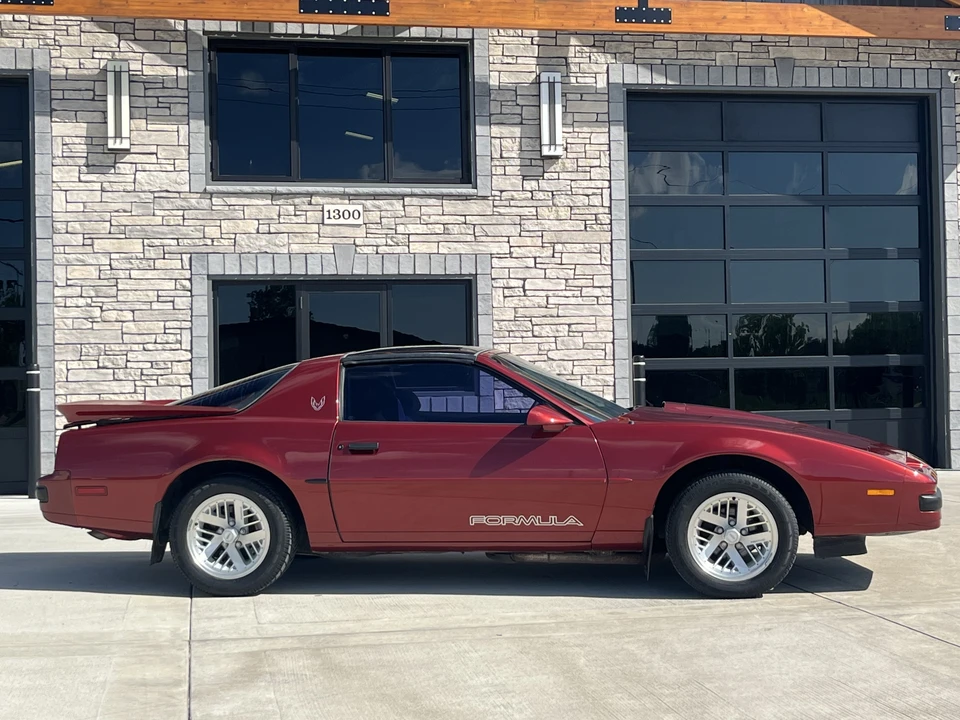1989 Pontiac Firebird Formula 3rd Gen - Image 4 of 31