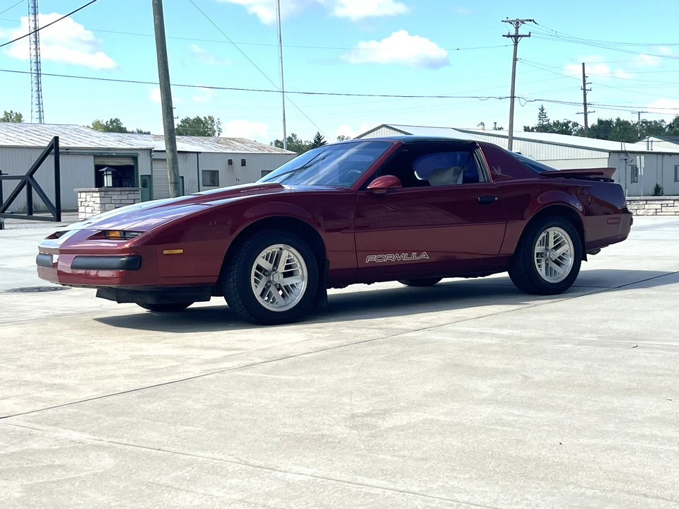 1989 Pontiac Firebird Formula 3rd Gen - Image 2 of 31