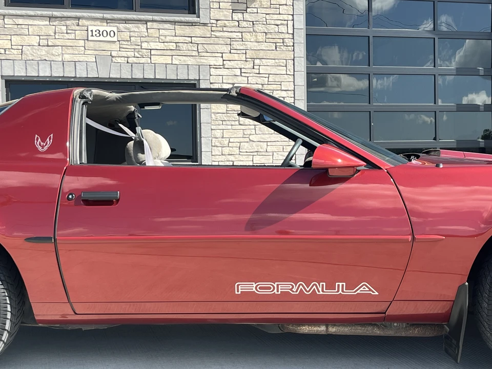 1989 Pontiac Firebird Formula 3rd Gen - Image 23 of 31