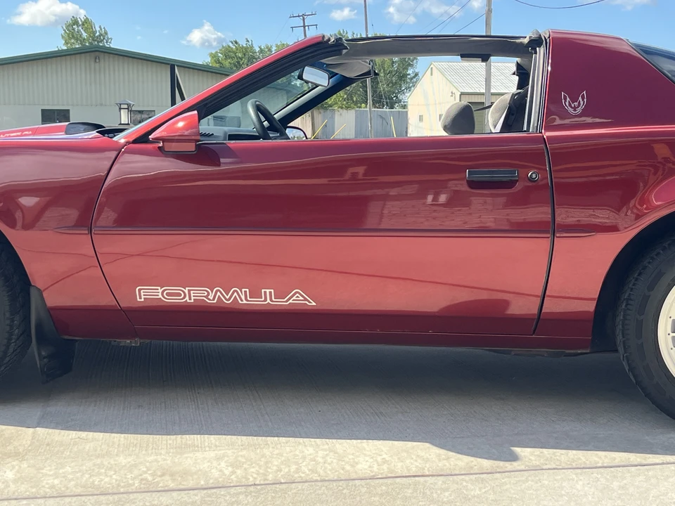 1989 Pontiac Firebird Formula 3rd Gen - Image 18 of 31