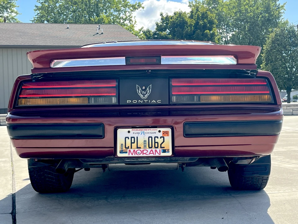 1989 Pontiac Firebird Formula 3rd Gen - Image 6 of 31
