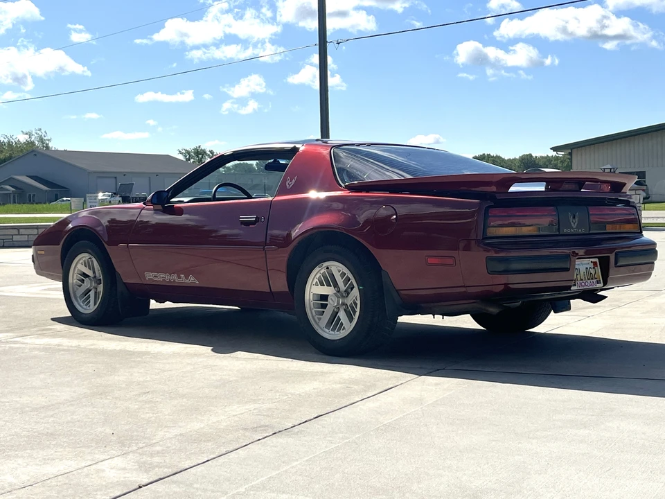1989 Pontiac Firebird Formula 3rd Gen - Image 9 of 31