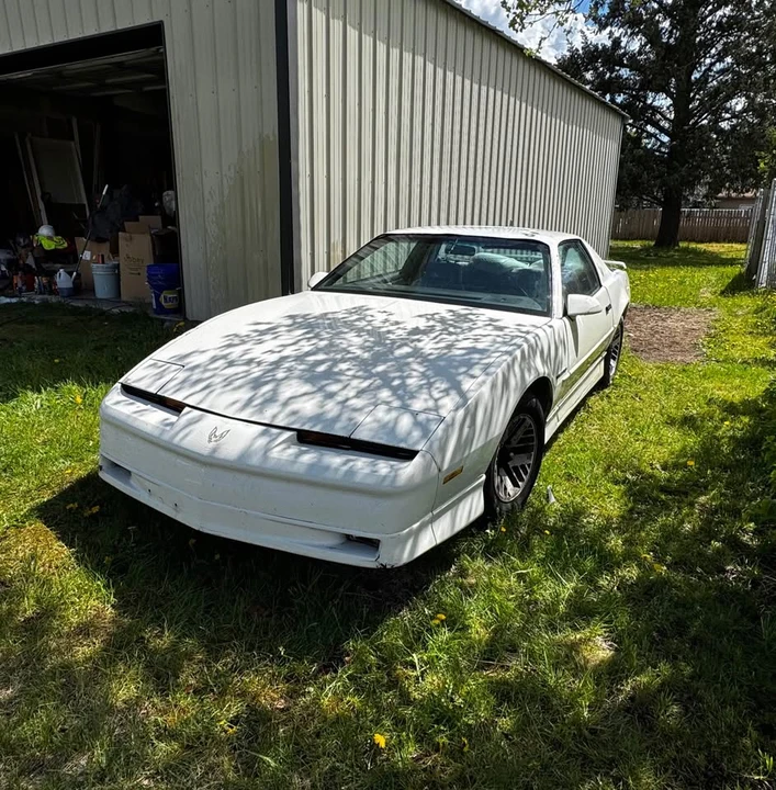1989 Pontiac Firebird 3rd Gen - Image 4 of 14