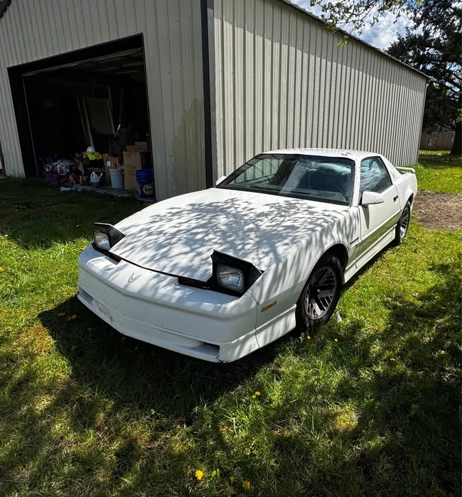 1989 Pontiac Firebird 3rd Gen - Image 5 of 14