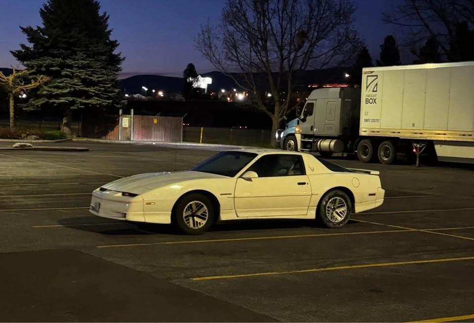 1989 Pontiac Firebird 3rd Gen - Image 7 of 14