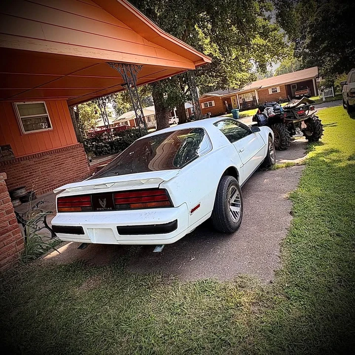 1989 Pontiac Firebird 3rd Gen - Image 5 of 6