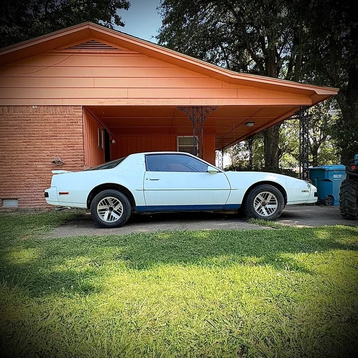 1989 Pontiac Firebird 3rd Gen - Image 6 of 6