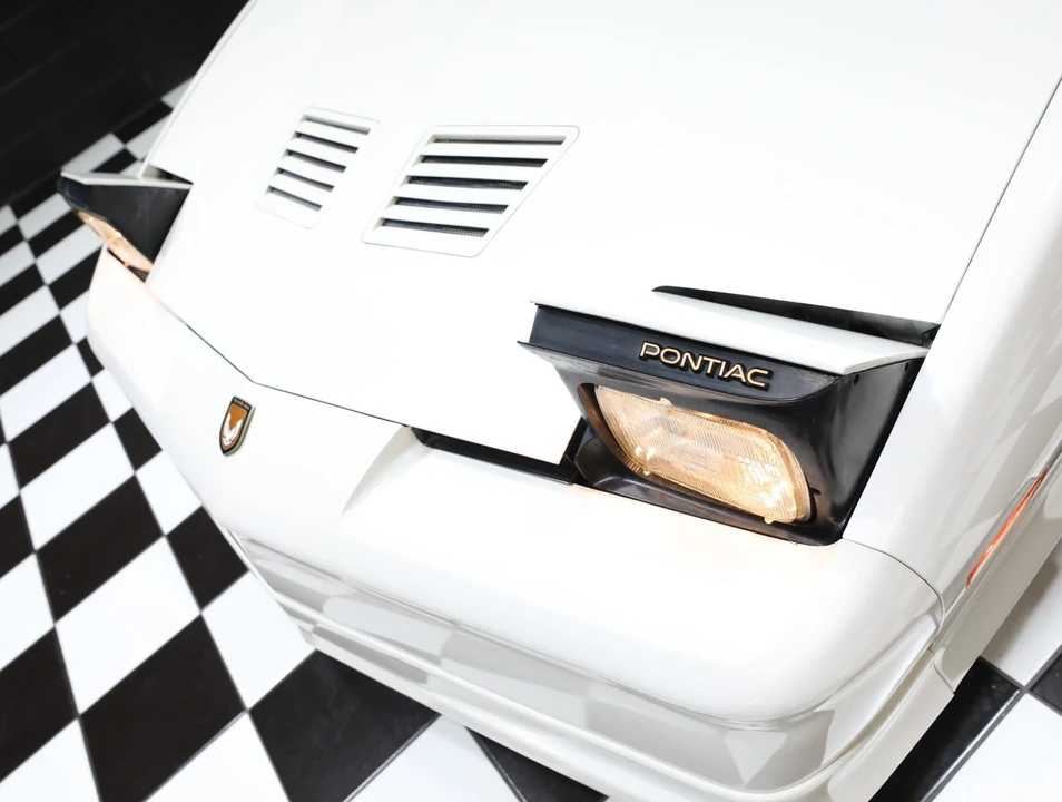 1989 Pontiac Firebird Trans Am 3rd Gen - Image 15 of 31