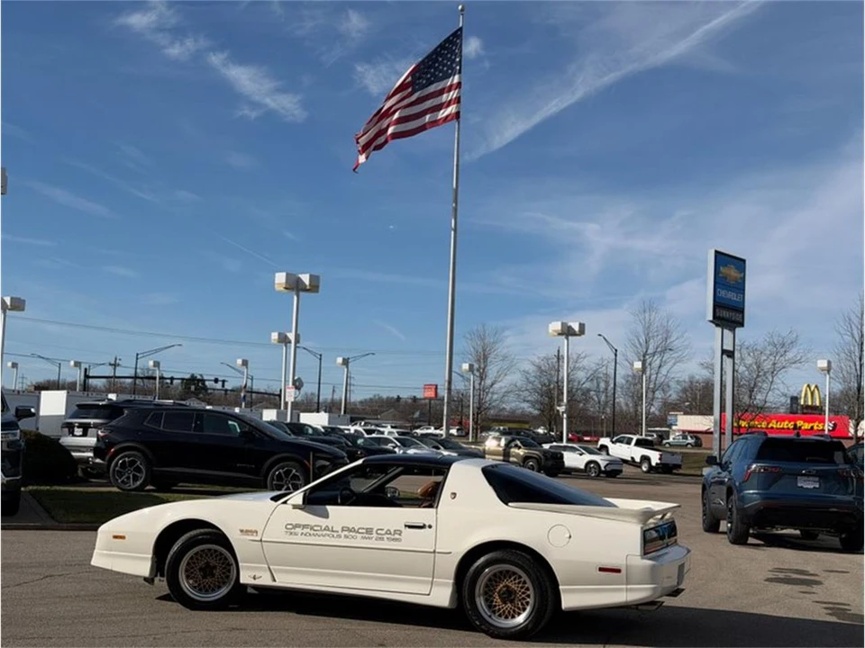 1989 Pontiac Firebird Trans Am 3rd Gen - Image 2 of 31