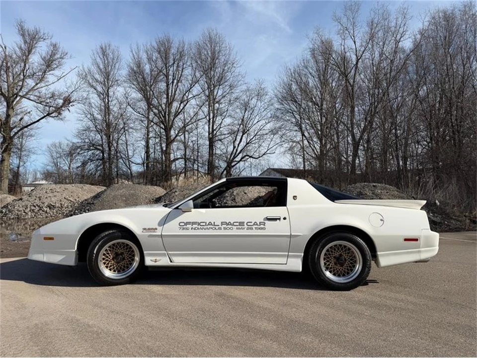 1989 Pontiac Firebird Trans Am 3rd Gen - Image 5 of 31