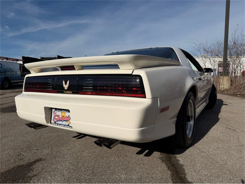 1989 Pontiac Firebird Trans Am 3rd Gen - Image 12 of 31