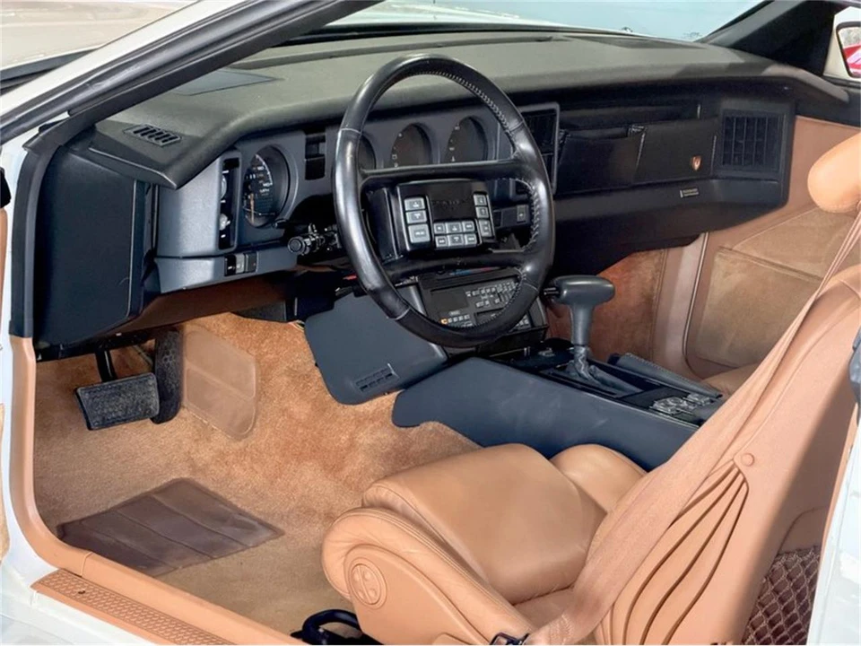 1989 Pontiac Firebird Trans Am 3rd Gen - Image 15 of 31