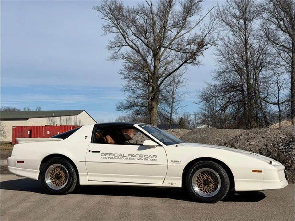 1989 Pontiac Firebird Trans Am 3rd Gen - Image 9 of 31