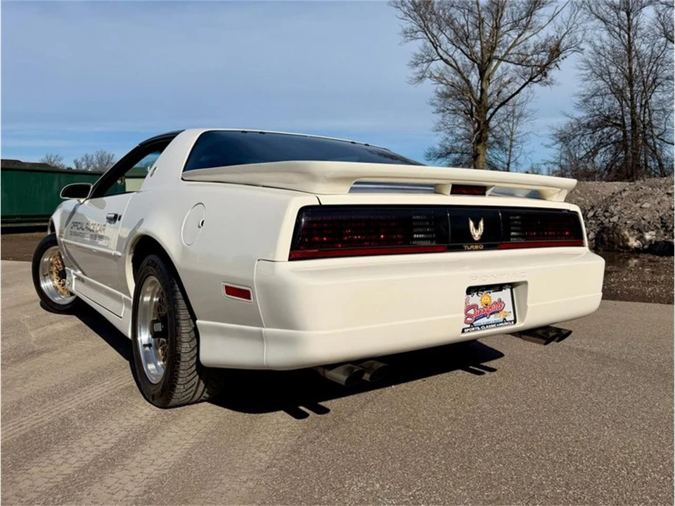 1989 Pontiac Firebird Trans Am 3rd Gen - Image 13 of 31