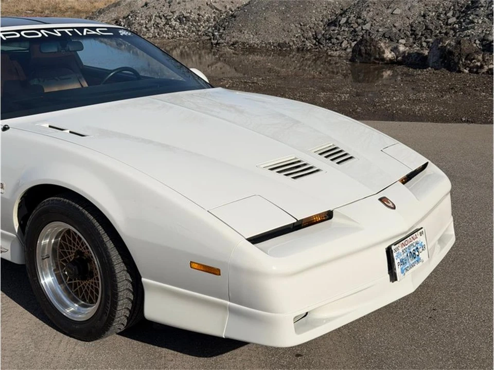 1989 Pontiac Firebird Trans Am 3rd Gen - Image 11 of 31