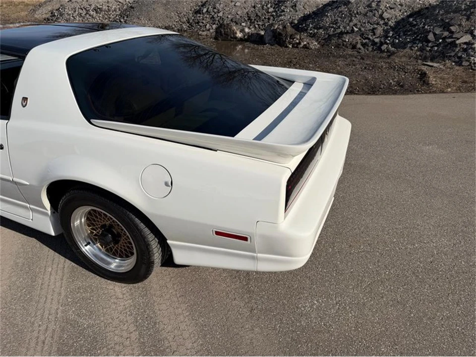 1989 Pontiac Firebird Trans Am 3rd Gen - Image 14 of 31