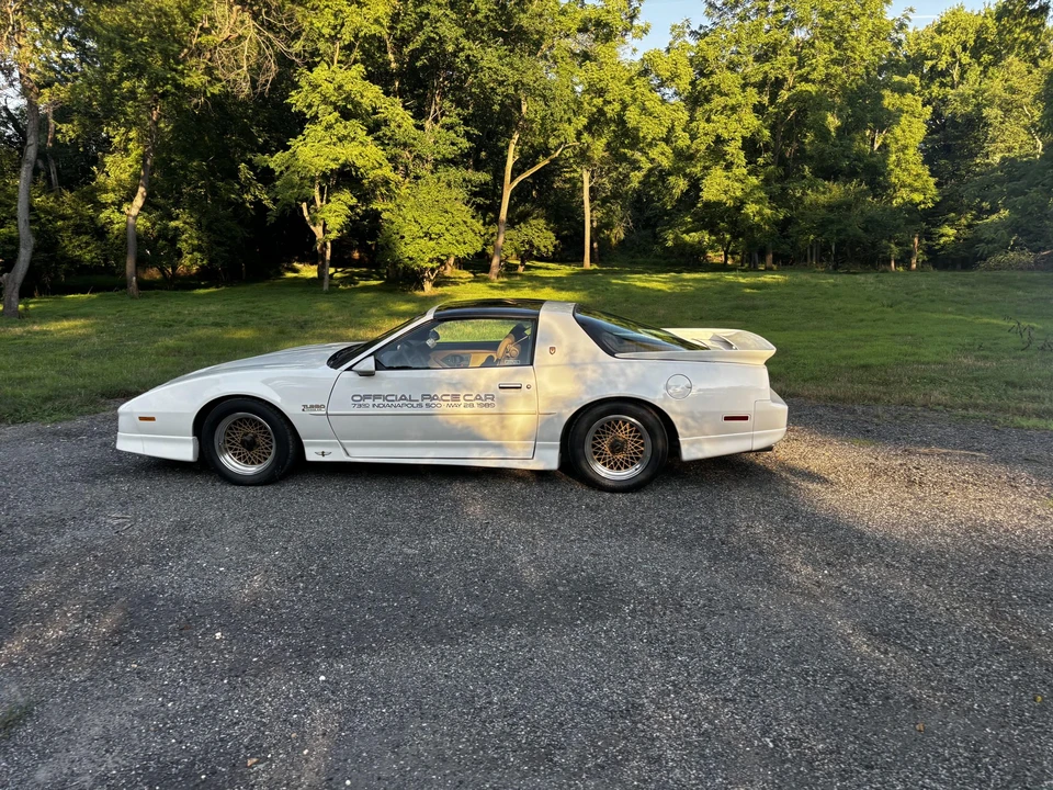 1989 Pontiac Firebird Trans Am 3rd Gen - Image 23 of 31