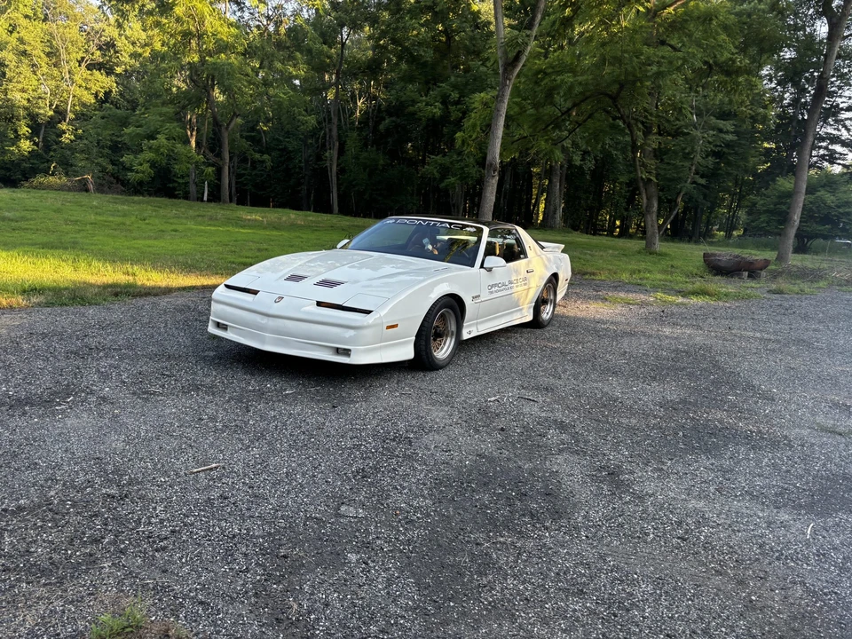 1989 Pontiac Firebird Trans Am 3rd Gen - Image 17 of 31