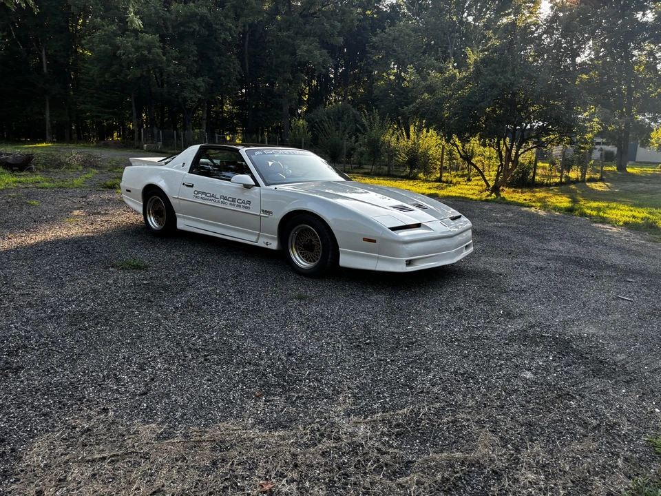 1989 Pontiac Firebird Trans Am 3rd Gen - Image 2 of 31