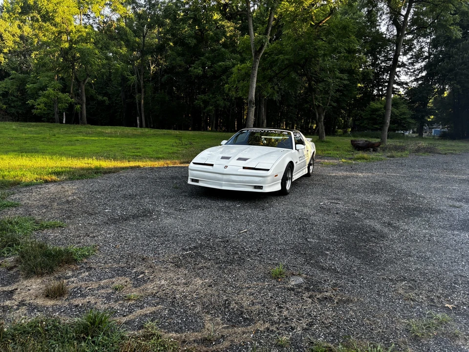 1989 Pontiac Firebird Trans Am 3rd Gen - Image 15 of 31