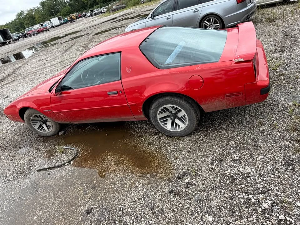 1989 Pontiac Firebird Trans Am 3rd Gen - Image 3 of 12