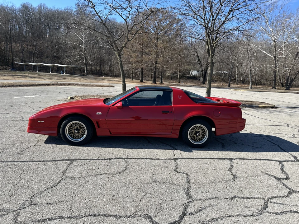 1989 Pontiac Firebird Trans Am 3rd Gen - Image 2 of 31