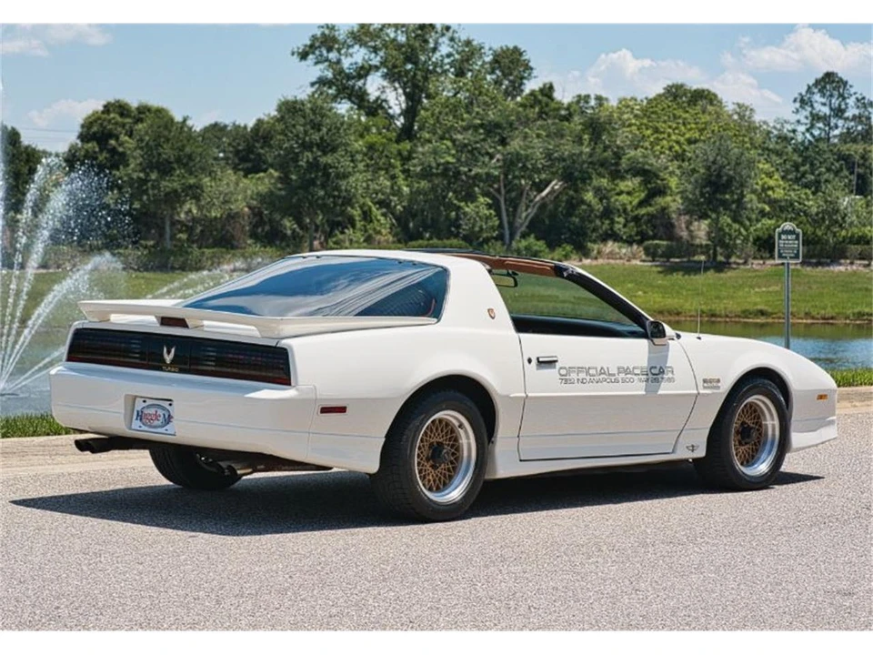 1989 Pontiac Firebird Trans Am 3rd Gen - Image 3 of 12