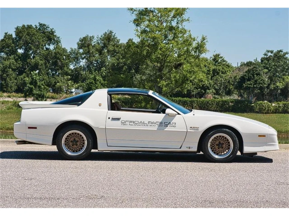 1989 Pontiac Firebird Trans Am 3rd Gen - Image 2 of 12