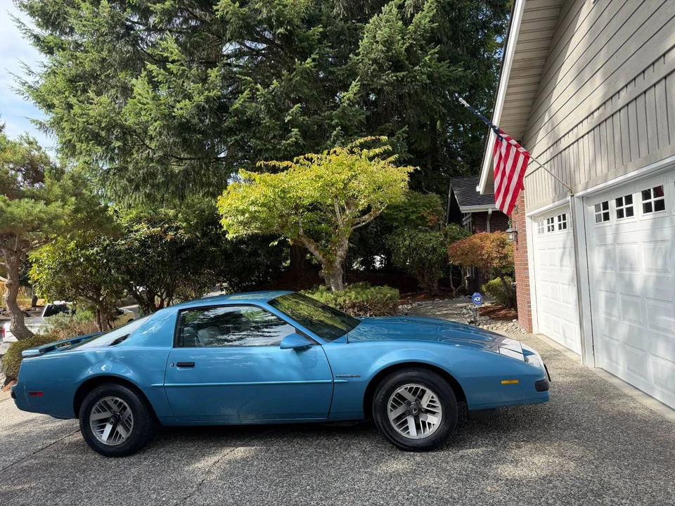 1989 Pontiac Firebird 3rd Gen - Image 4 of 17