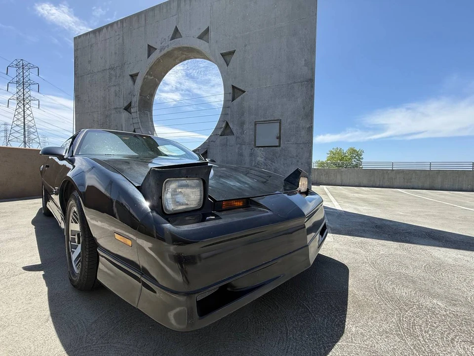 1989 Pontiac Firebird 3rd Gen - Image 8 of 22