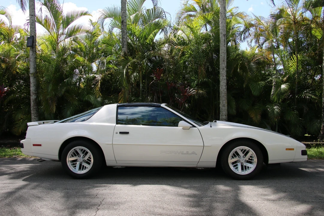 1989 Pontiac Firebird 3rd Gen - Image 12 of 21