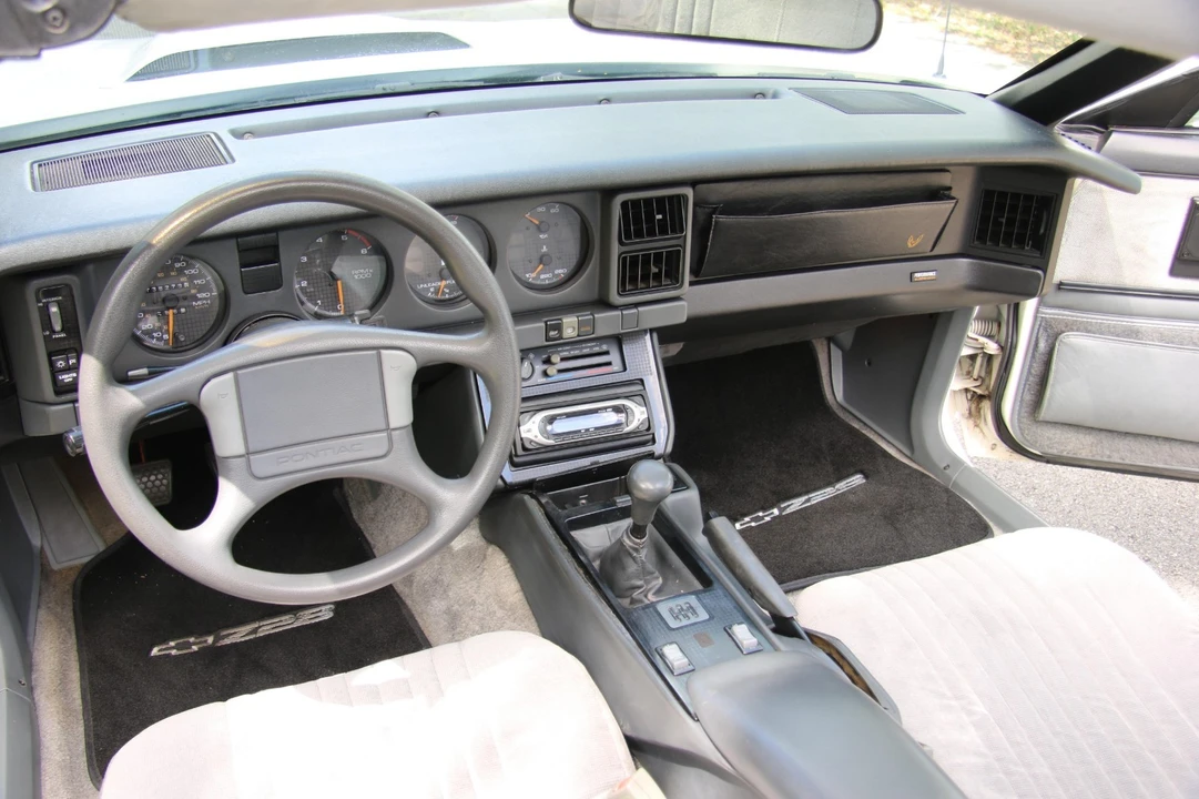 1989 Pontiac Firebird 3rd Gen - Image 13 of 21