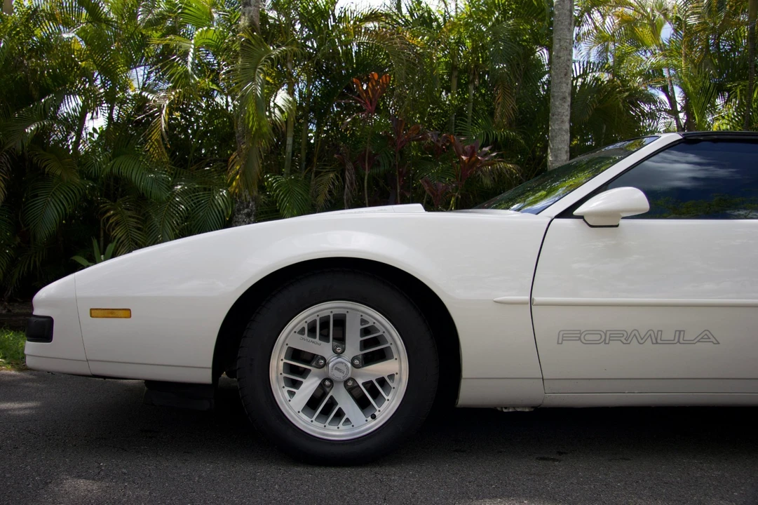 1989 Pontiac Firebird 3rd Gen - Image 4 of 21