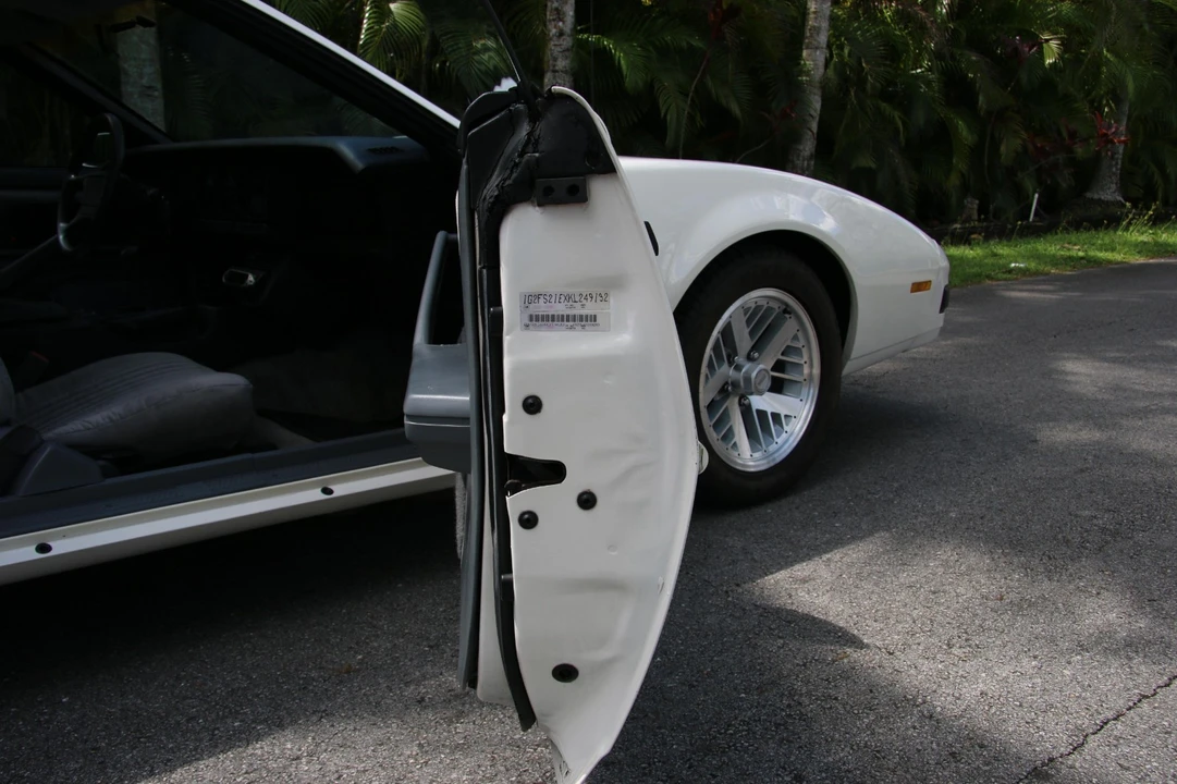 1989 Pontiac Firebird 3rd Gen - Image 17 of 21
