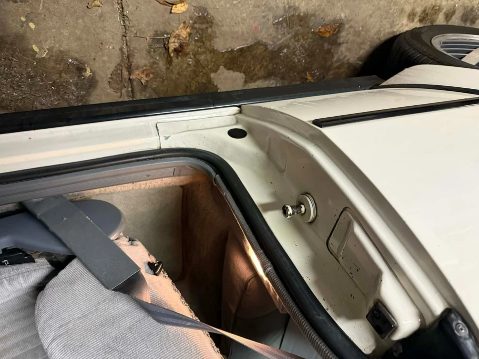 1989 Pontiac Sunbird - Image 19 of 21