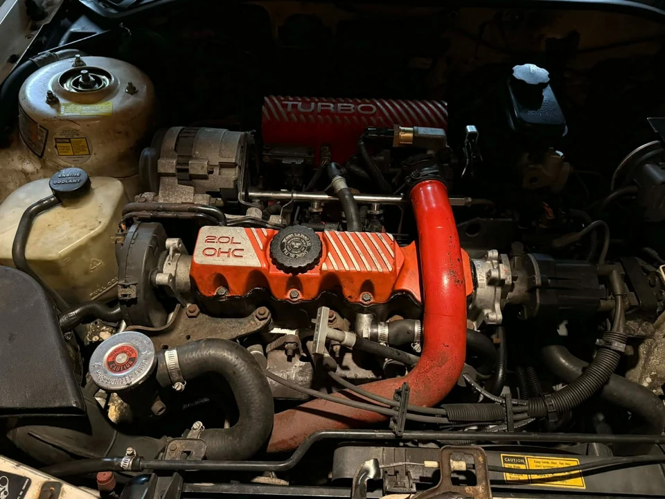 1989 Pontiac Sunbird - Image 11 of 21