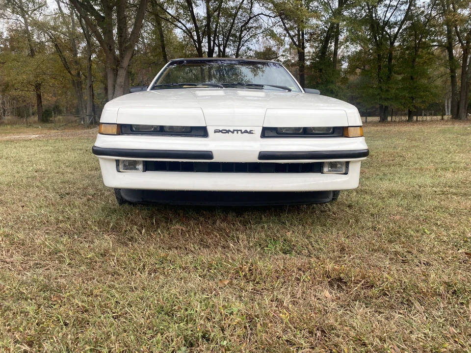 1989 Pontiac Sunbird - Image 3 of 31