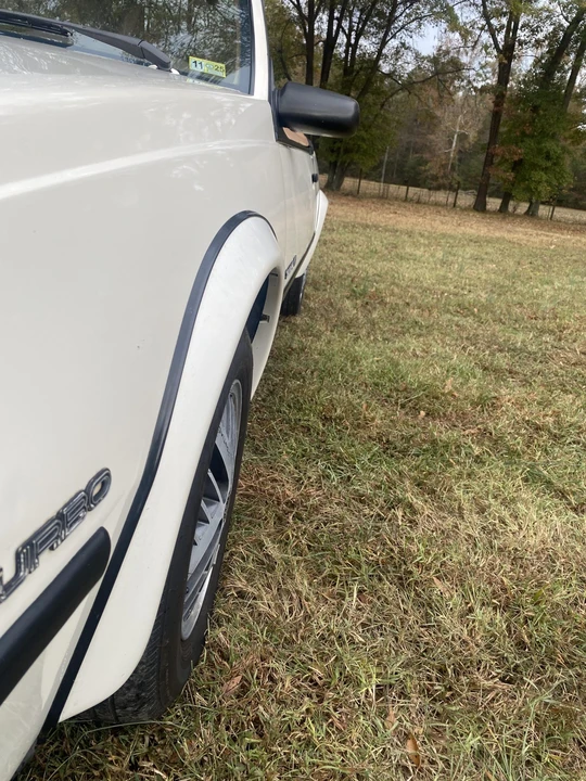 1989 Pontiac Sunbird - Image 21 of 31