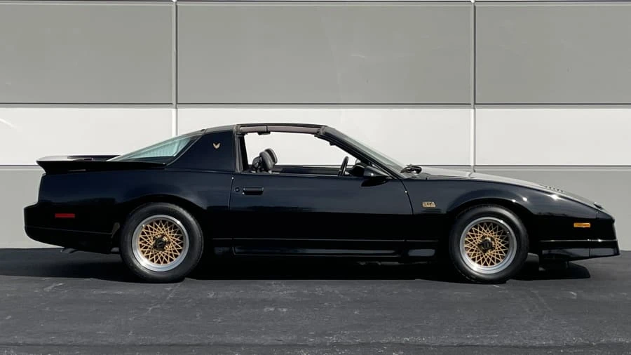 1989 Pontiac Firebird Trans Am 3rd Gen - Image 15 of 17