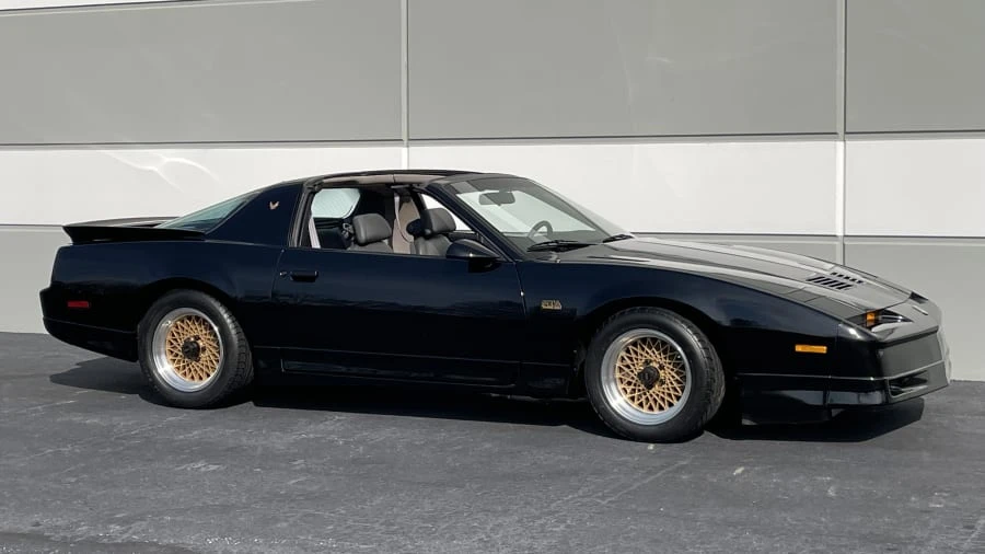 1989 Pontiac Firebird Trans Am 3rd Gen - Image 16 of 17
