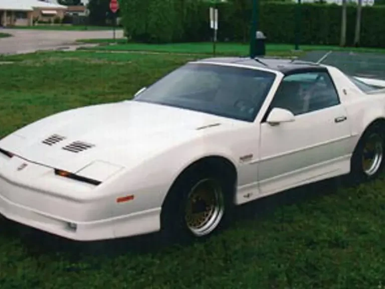 1989 Pontiac Firebird Trans Am 3rd Gen - Image 9 of 9