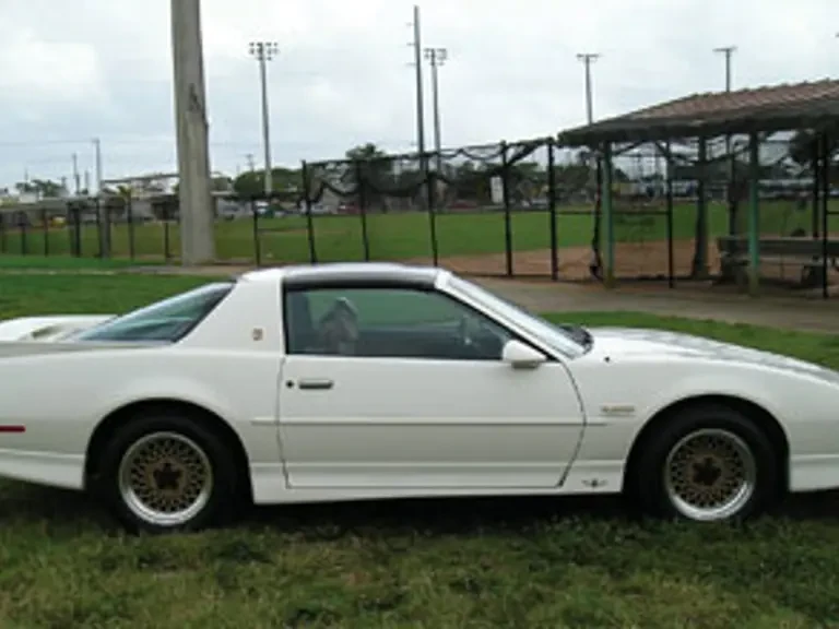 1989 Pontiac Firebird Trans Am 3rd Gen - Image 4 of 9