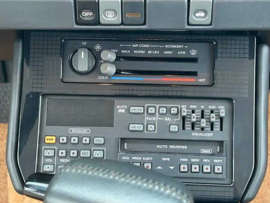 1989 Pontiac Firebird Trans Am 3rd Gen - Image 25 of 28