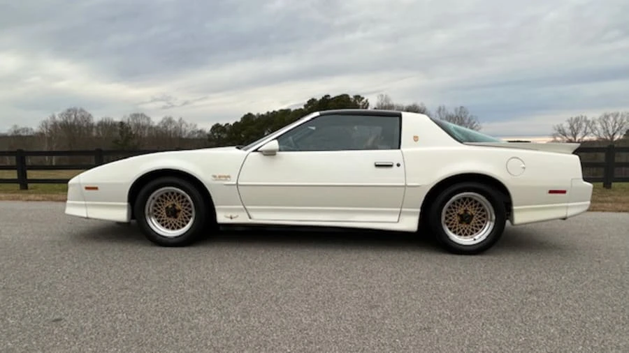 1989 Pontiac Firebird Trans Am 3rd Gen - Image 2 of 28