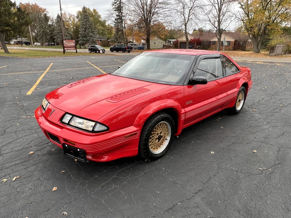 1989 Pontiac Grand Prix 3rd+ Gen - Image 2 of 31