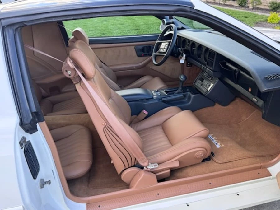 1989 Pontiac Firebird Trans Am 3rd Gen - Image 23 of 31